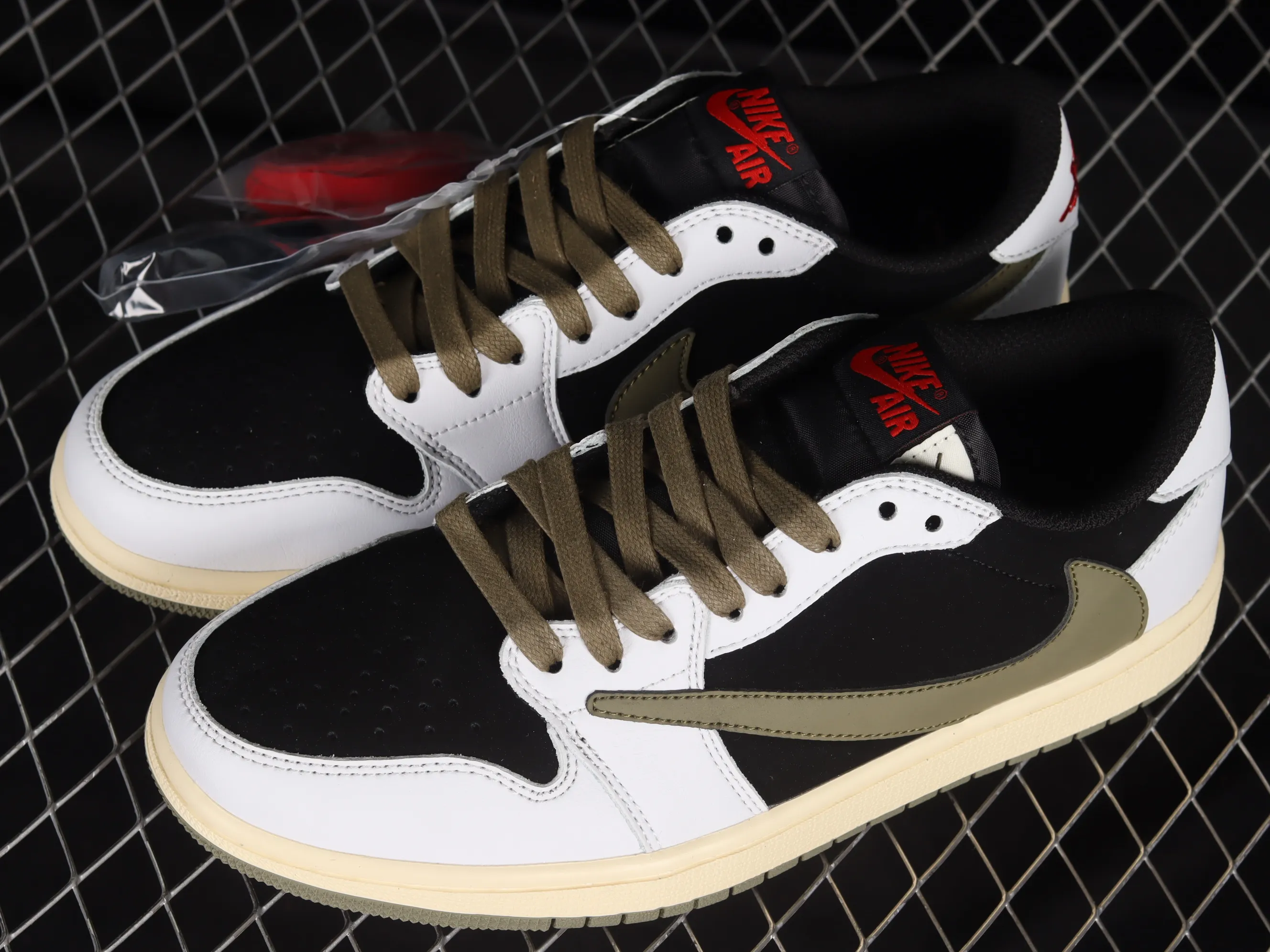 All Categories Air Jordan Jordan Series Basketball Shoes Air Jordan 1 Low Travis Scott x Air Jordan 1 Low OG AJ1 Joe 1 Reverse Overhead Joint Style Casual Sports Basketball Shoes DZ4317-106